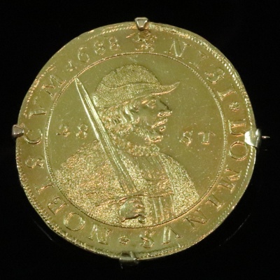 Zeldzame gouden munt, 28 stuiver, florijn, 1688 in 14 krt gouden montuur